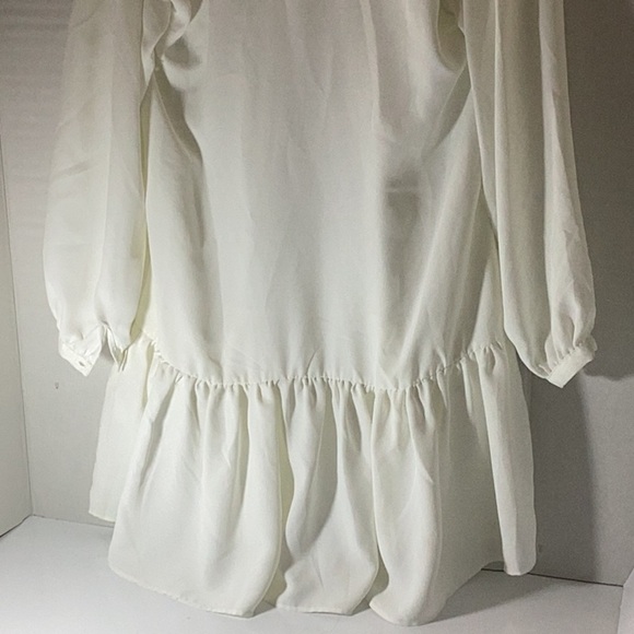 STATE
Crepe de Chine Trapeze Long Blouson Sleeve Split V-Neck Tie Front Mini - Picture 9 of 13